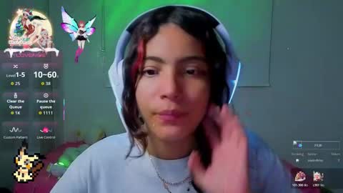 Snapshot of helia_n_amy chatting on November 29, 4:37 am Helia Transfem and Amy online show from November 29, 4:37 am