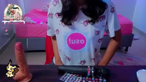 Snapshot of helia_n_amy chatting on December 3, 2:15 pm Helia Transfem and Amy online show from December 3, 2:15 pm