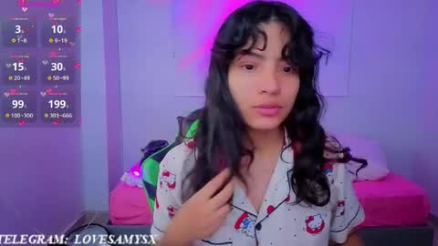 Snapshot of helia_n_amy chatting on May 7, 2:17 am Helia Transfem and Amy online show from May 7, 2:17 am
