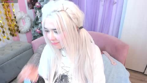 Laura online show from December 5, 6:32 am