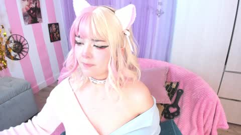 Laura online show from January 23, 2:44 am