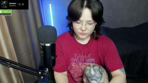 Red online show from December 4, 6:27 pm