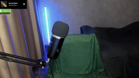 Red online show from December 18, 6:58 pm