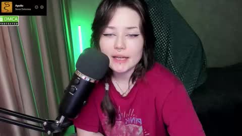 Red online show from February 13, 8:05 pm