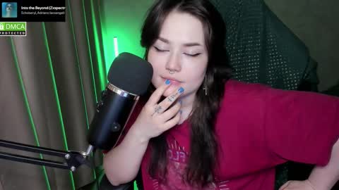 Red online show from February 20, 8:09 pm