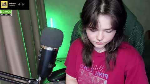 Red online show from March 1, 8:33 pm