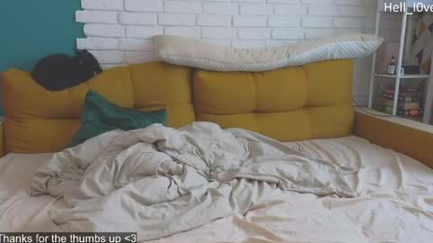 Snapshot of hell_l0ve chatting on May 19, 5:03 am Anastasiia online show from May 19, 5:03 am