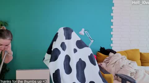 Snapshot of hell_l0ve chatting on May 29, 5:16 am Anastasiia online show from May 29, 5:16 am