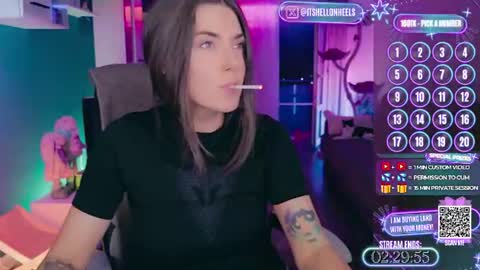 Snapshot of hell_on_heels_ chatting on June 30, 10:11 pm - show loyalty and subscribe - online show from June 30, 10:11 pm
