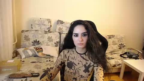 Snapshot of hella_helen chatting on July 16, 11:11 pm Helen online show from July 16, 11:11 pm
