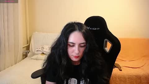 Snapshot of hella_helen chatting on July 23, 11:35 pm Helen online show from July 23, 11:35 pm