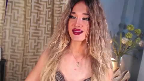 hellatarahathor online show from February 3, 7:57 am