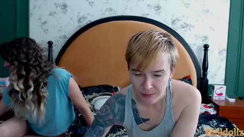 HellDollz  online show from October 22, 8:47 am