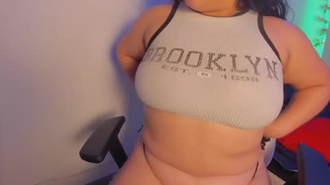 hellen__smith_ online show from April 27, 6:55 am