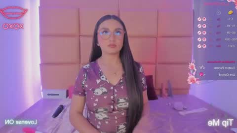 hellen__smith_ online show from May 1, 10:03 pm