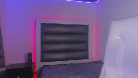 Snapshot of hellen__smith_ chatting on May 13, 1:47 am hellen__smith_ online show from May 13, 1:47 am