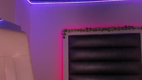 Snapshot of hellen__smith_ chatting on June 5, 9:31 pm hellen__smith_ online show from June 5, 9:31 pm