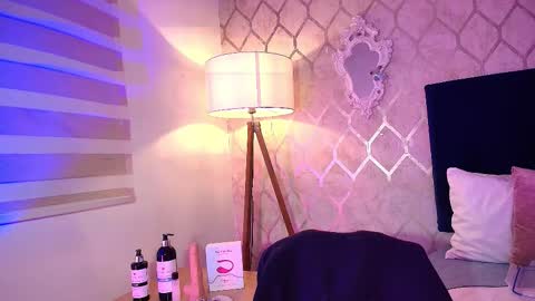 Snapshot of hellen_hell_ chatting on October 12, 3:55 pm Hellen online show from October 12, 3:55 pm