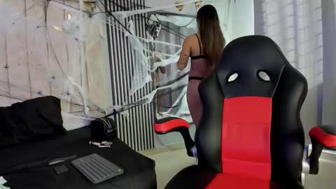 Snapshot of hellen_rice chatting on October 19, 1:01 pm hellen_rice online show from October 19, 1:01 pm