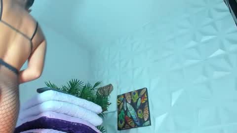 Snapshot of hellen_sky_ chatting on October 25, 7:08 pm hellen online show from October 25, 7:08 pm