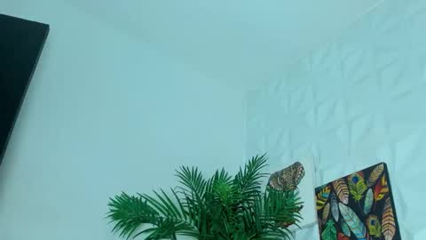 Snapshot of hellen_sky_ chatting on November 18, 5:17 pm hellen online show from November 18, 5:17 pm