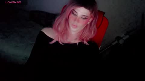 Snapshot of hellenspellman chatting on November 18, 4:55 pm Helen Spellman online show from November 18, 4:55 pm