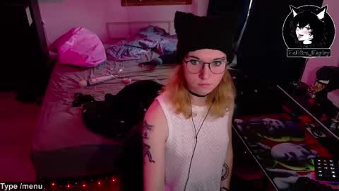 Snapshot of hellfire_girl chatting on June 4, 1:55 am Hayley online show from June 4, 1:55 am