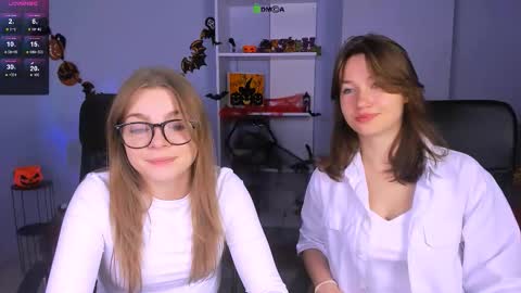 Snapshot of helli_belli chatting on October 25, 7:19 pm Helli online show from October 25, 7:19 pm