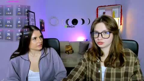 Snapshot of helli_belli chatting on May 14, 7:20 pm Helli online show from May 14, 7:20 pm