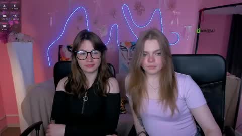 Snapshot of helli_belli chatting on May 22, 7:41 pm Helli online show from May 22, 7:41 pm