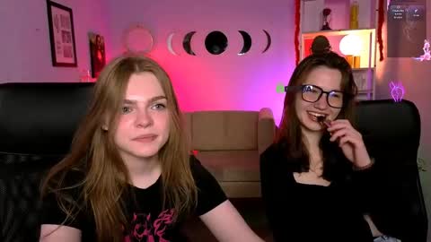 Snapshot of helli_belli chatting on June 6, 7:07 pm Helli online show from June 6, 7:07 pm