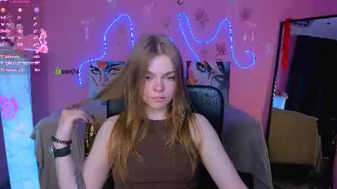 Snapshot of helli_belli chatting on June 12, 7:24 pm Helli online show from June 12, 7:24 pm