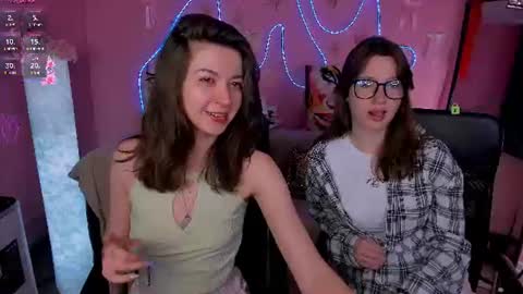 Snapshot of helli_belli chatting on June 16, 7:16 pm Helli online show from June 16, 7:16 pm