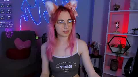 Snapshot of helli_belli chatting on July 5, 7:32 pm Helli online show from July 5, 7:32 pm