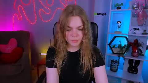 Snapshot of helli_belli chatting on July 15, 7:08 pm Helli online show from July 15, 7:08 pm