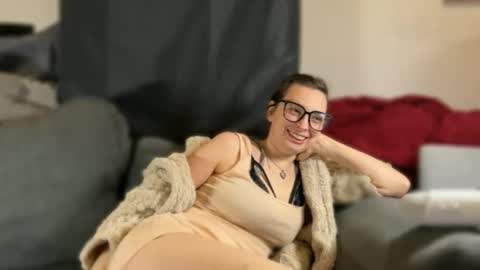 Katie 3 online show from March 14, 7:30 pm