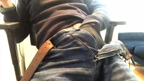 Snapshot of hello_mush chatting on January 8, 11:43 am hello_mush online show from January 8, 11:43 am