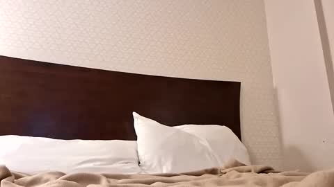 hellokitten123 online show from April 2, 3:26 am