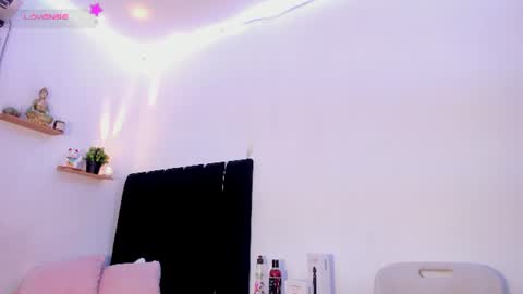 Snapshot of hellokitty38 chatting on July 19, 12:42 pm hellokitty38 online show from July 19, 12:42 pm