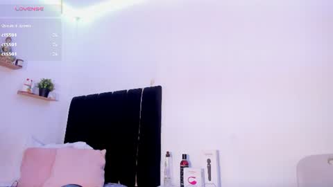 Snapshot of hellokitty38 chatting on July 28, 1:54 pm hellokitty38 online show from July 28, 1:54 pm
