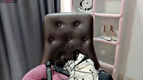 Snapshot of hellokitty_sexy chatting on June 28, 1:22 am hellokitty_sexy online show from June 28, 1:22 am