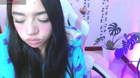 Snapshot of hellokitty_valery1 chatting on June 14, 2:24 am hellokitty_valery1 online show from June 14, 2:24 am
