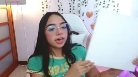 Snapshot of hellokitty_valery1 chatting on June 25, 9:30 pm hellokitty_valery1 online show from June 25, 9:30 pm