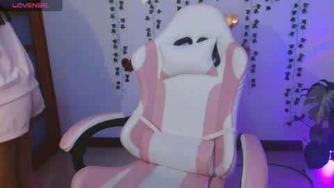 Snapshot of hellokitty_valery1 chatting on July 11, 2:47 am hellokitty_valery1 online show from July 11, 2:47 am