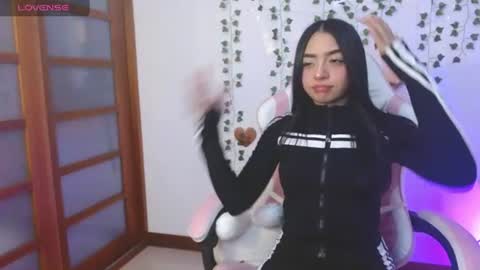 Snapshot of hellokitty_valery1 chatting on July 12, 6:04 am hellokitty_valery1 online show from July 12, 6:04 am
