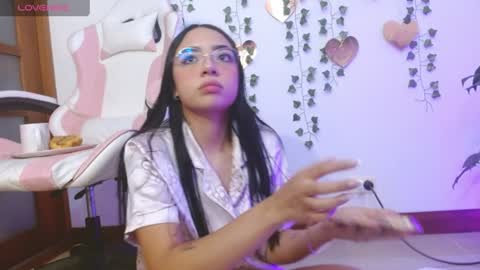 Snapshot of hellokitty_valery1 chatting on August 2, 12:09 am hellokitty_valery1 online show from August 2, 12:09 am