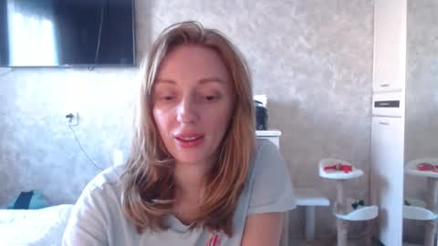 Snapshot of hellokittykaty chatting on May 18, 6:08 am Victory online show from May 18, 6:08 am