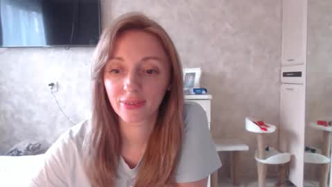 Snapshot of hellokittykaty chatting on May 22, 6:42 am Victory online show from May 22, 6:42 am