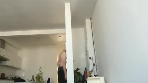Snapshot of hellolucas69 chatting on June 16, 12:52 pm Lucas online show from June 16, 12:52 pm