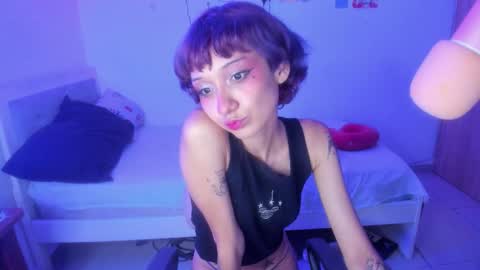 Raven and Momo online show from February 2, 3:27 am